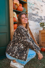 Load image into Gallery viewer, On the Prowl Corduroy jacket - Leopard
