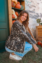 Load image into Gallery viewer, On the Prowl Corduroy jacket - Leopard
