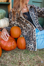 Load image into Gallery viewer, On the Prowl Corduroy jacket - Leopard
