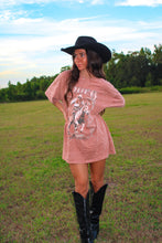 Load image into Gallery viewer, Rodeo Cowboy Oversize Tee - Rust
