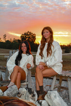 Load image into Gallery viewer, Forrest Oversize Sweatshirt - Camo
