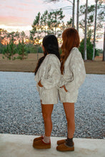 Load image into Gallery viewer, Forrest Oversize Sweatshirt - Camo
