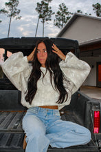 Load image into Gallery viewer, Forrest Oversize Sweatshirt - Camo
