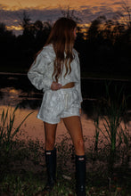 Load image into Gallery viewer, Bayou Zip Up Pullover Jacket - Camo
