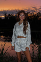 Load image into Gallery viewer, Bayou Zip Up Pullover Jacket - Camo
