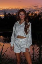 Load image into Gallery viewer, Bayou Zip Up Pullover Jacket - Camo
