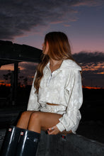 Load image into Gallery viewer, Bayou Zip Up Pullover Jacket - Camo
