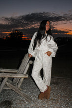 Load image into Gallery viewer, Bayou Sweatpants - Camo
